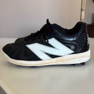 New Balance Men’s Black Athletic Cleats with White Logo